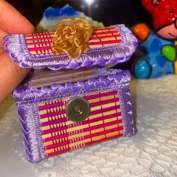 Boho style straw and lace mini jewelry  chest So cute !!! - Picture 4 of 7